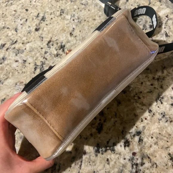 WOMENS UGG JANEY II CLEAR NATURAL CROSSBODY BELT BAG CLUTCH - Picture 5 of 8